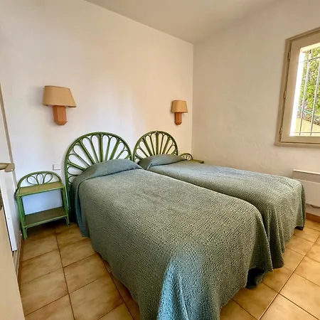 Hoteliere Le Provencal A Giens - Bord De * 耶尔