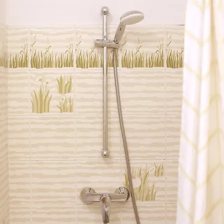 Hoteliere Le Provencal A Giens - Bord De Hotel Hyères