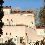 Hoteliere Le Provencal A Giens - Bord De Hotel Hyères