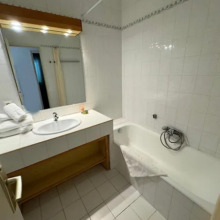 Hoteliere Le Provencal A Giens - Bord De Otel Hyères