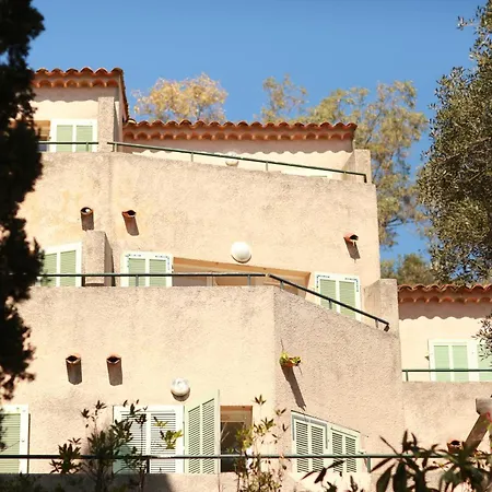 Hoteliere Le Provencal A Giens - Bord De Отель Йер