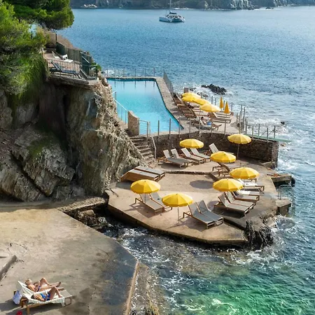 Hoteliere Le Provencal A Giens - Bord De Йер
