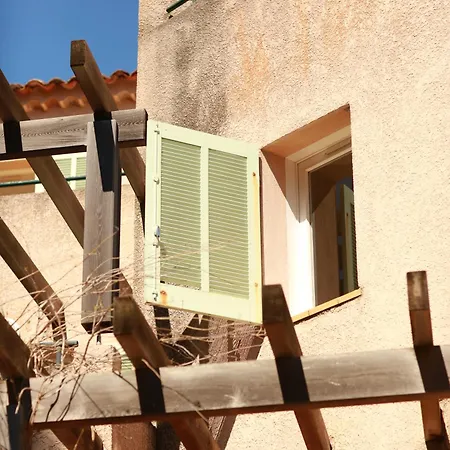 Отель Hoteliere Le Provencal A Giens - Bord De *