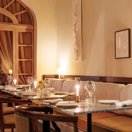 Hoteliere Le Provencal A Giens - Bord De Hotel