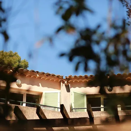 Hoteliere Le Provencal A Giens - Bord De Йер
