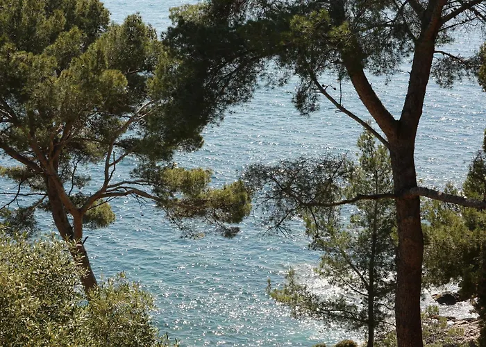 Hoteliere Le Provencal A Giens - Bord De * Йер